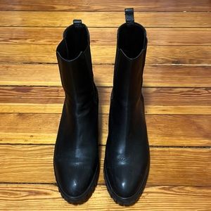 Gently used coach Chelsea boots